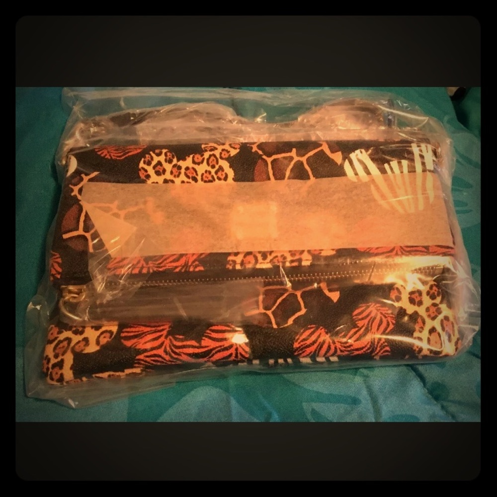 NWT Disney Dooney and Bourke animal kingdom bag